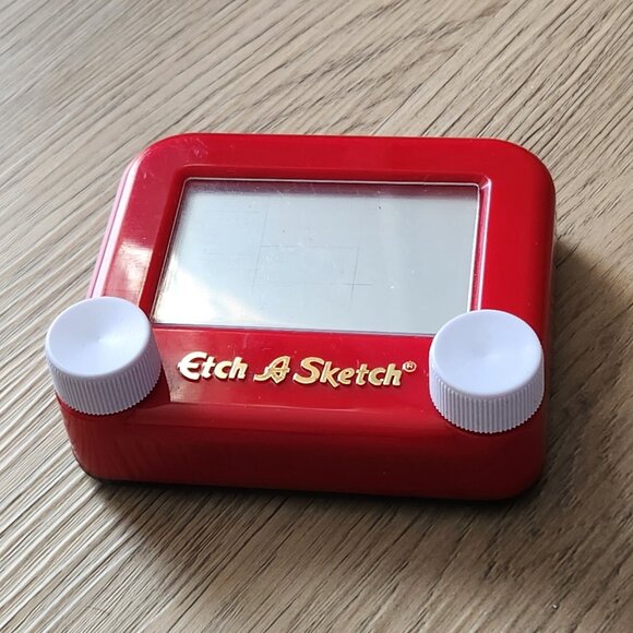 Mini Etch A Sketch Spin Master Pocket Size Working Replacement 3.75x3.25" - Picture 2 of 10